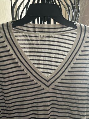 Gap Linen Blend V-Neck
